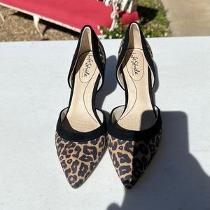 Brand new wide width heels